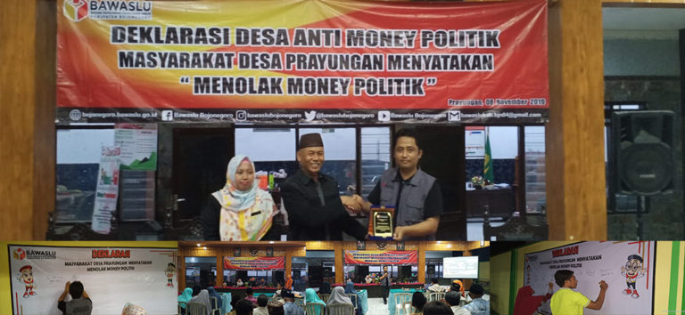 Bawaslu Kab. Bojonegoro menyelenggarakan deklarasi desa anti money politik di Desa Prayungan.